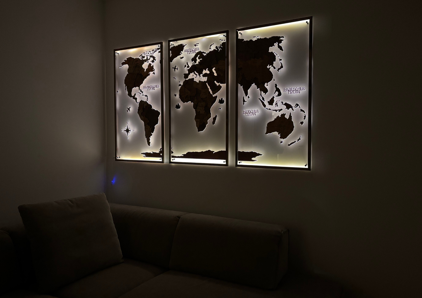 3D-Holz Weltkarte mehrfarbig 190 x 110 cm auf Acrylglas mit LED-Beleuchtung